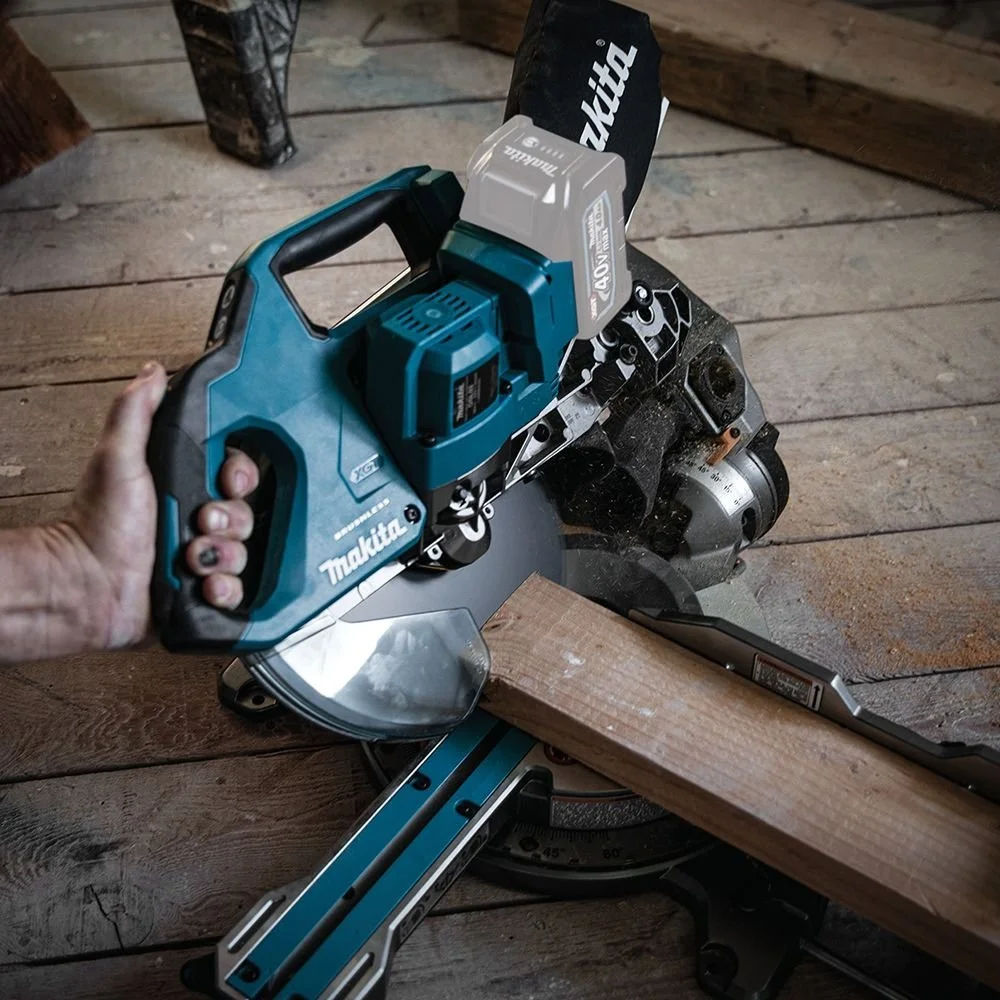 Alternative view of Makita GSL02Z 40V Max XGT Brushless Cordless 8-1/2″ Dual-Bevel